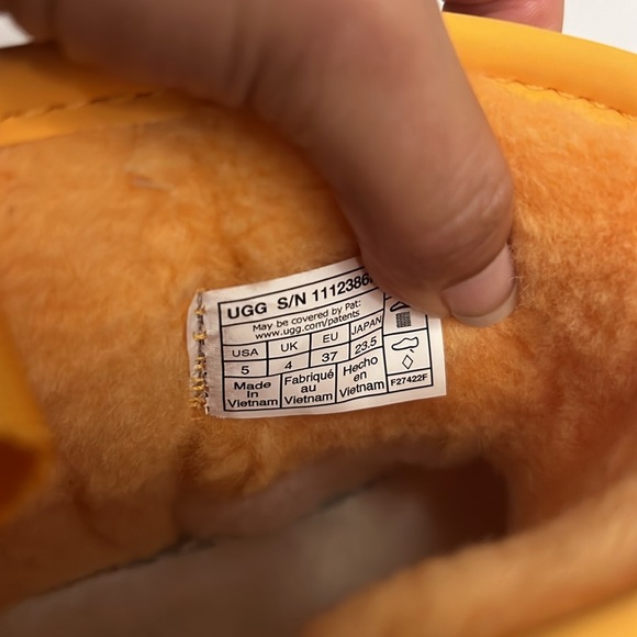 UGG Waterproof Boots size USA 5 23.5 centimeter - Picture 4 of 8